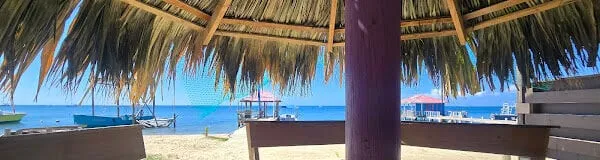 Deco Stop Bar & Grill on the beach